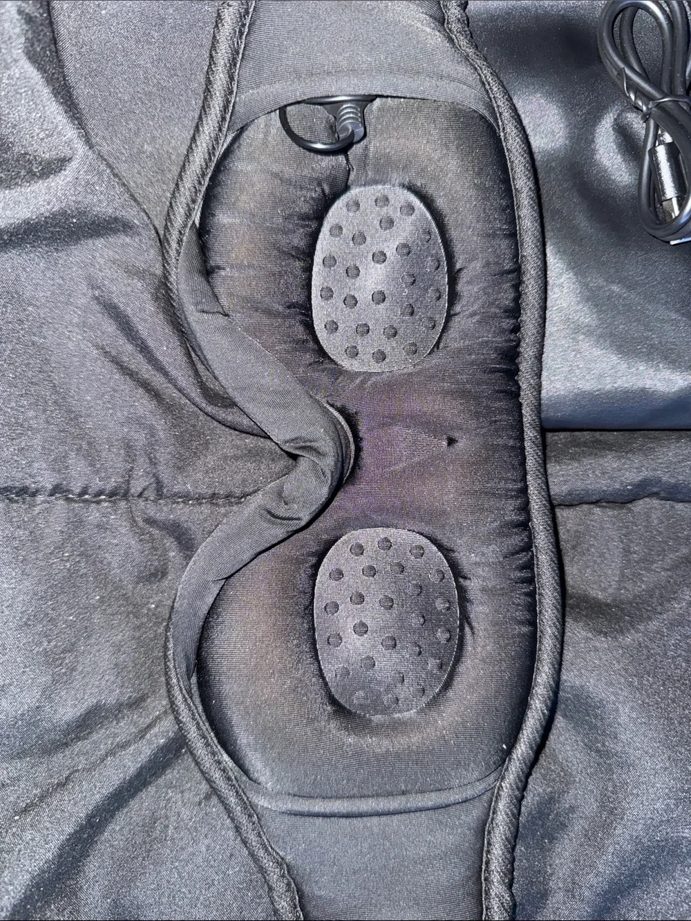 Black Heated Eye Mask with Controls - Picture 4 of 7
